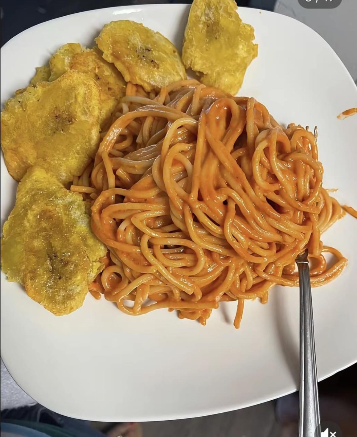 Guineos con huevo